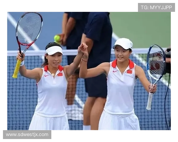 杭州网球队配合引发热议球员间默契与争议的背后故事 杭州网球队配合引发热议球员间默契与争议的背后故事