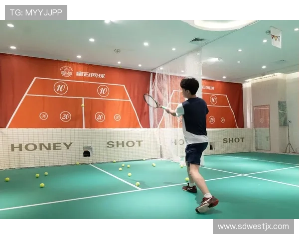武汉网球队的灵活性揭秘:网球巨献背后的训练与策略探讨 武汉网球队的灵活性揭秘:网球巨献背后的训练与策略探讨